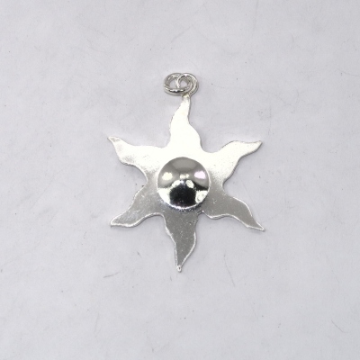Shiny silver estoile pendant